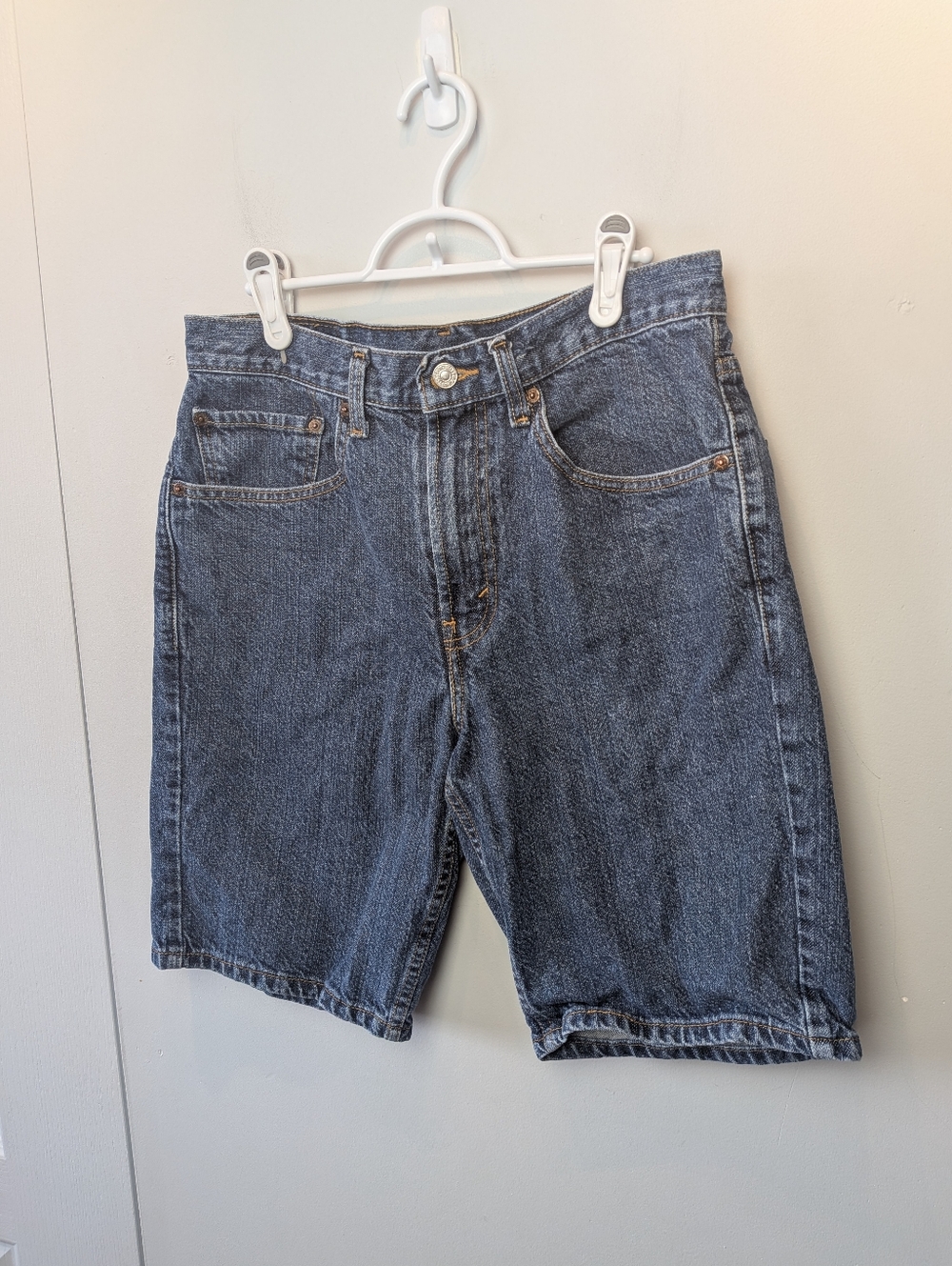 LEVI'S 505 Men Jeans Short Size 32 Blue Color Knee Lenght Zipper Button Closure